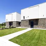 Βίλα With Swimming Pool