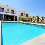 With Swimming Pool * Πευκοχώρι