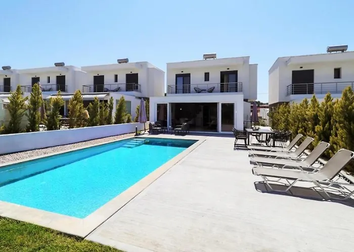 Vila With Swimming Pool *