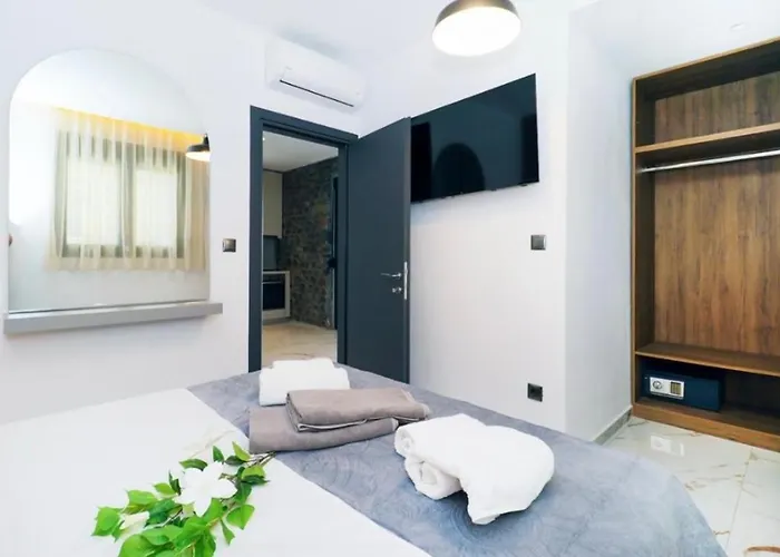 Vila With Swimming Pool *